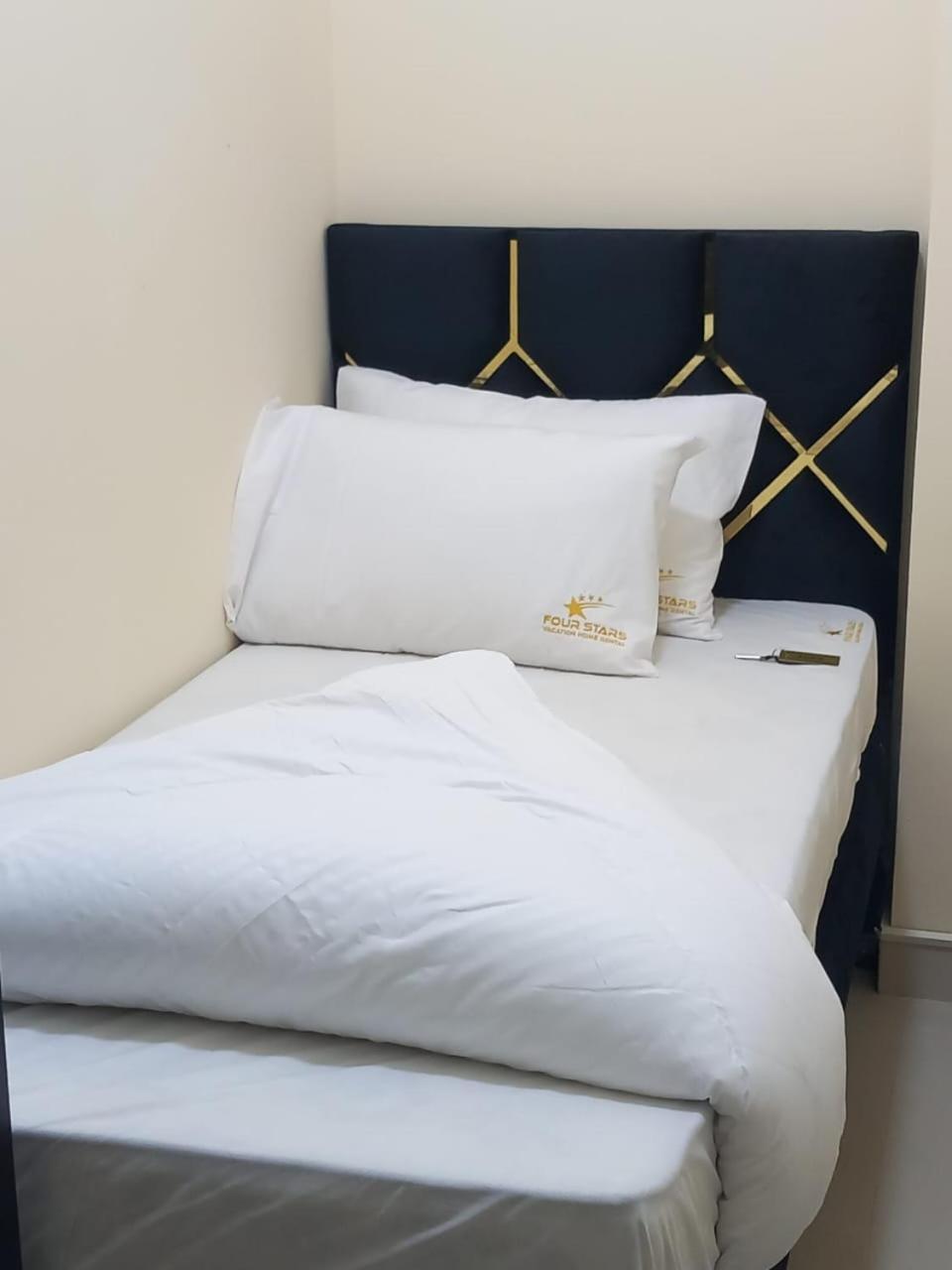 Four Stars Hostel Dubai Exterior foto